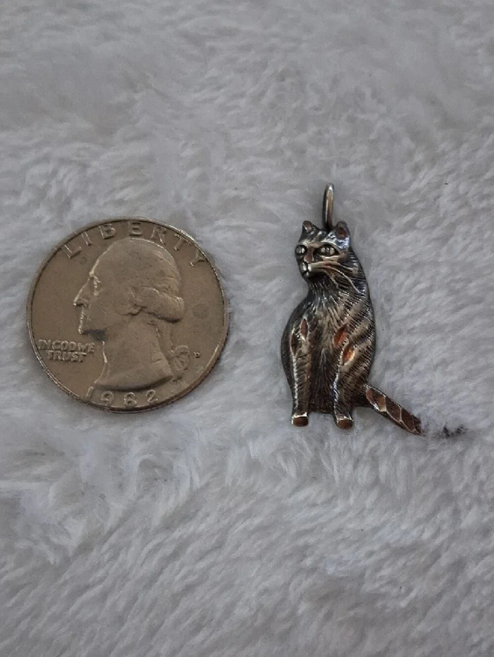 Vintage Silver Cat Pendant!